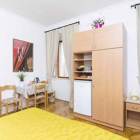 Lovrijenac Pensjonat Dubrownik