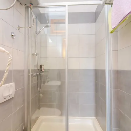 Lovrijenac Pensjonat 3*