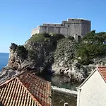 Lovrijenac 3*