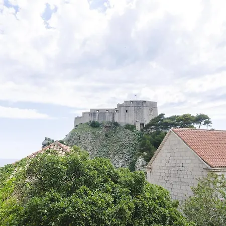 Pensionat Lovrijenac 3*