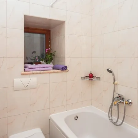 Guest house Lovrijenac