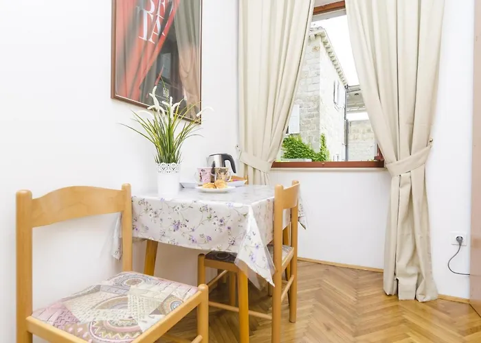 Gostinjska kuća Lovrijenac