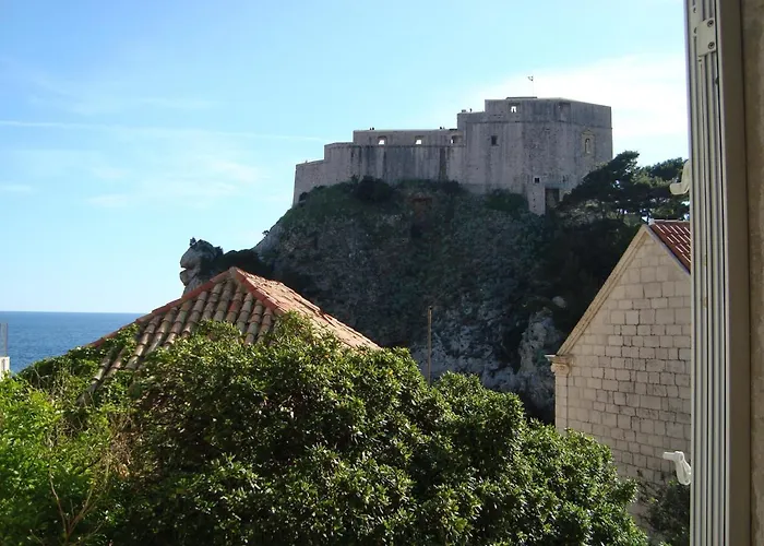 Gostinjska kuća Lovrijenac