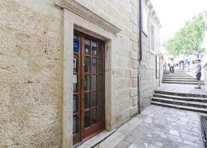 Gostinjska kuća Lovrijenac 3*