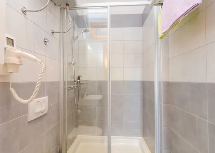 Lovrijenac Pensionat 3*