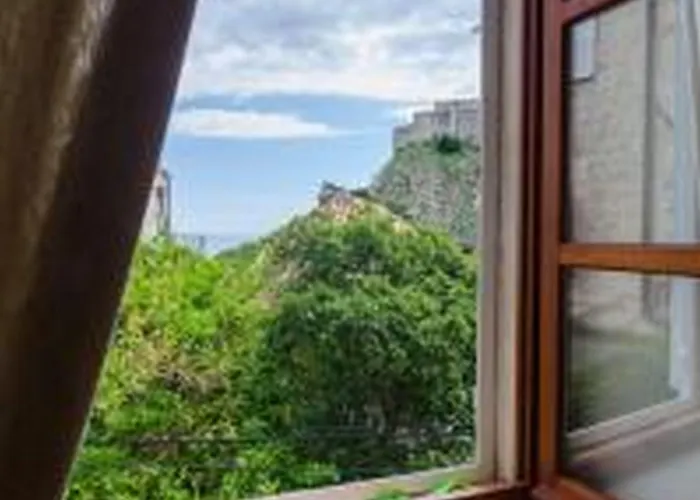 Gostinjska kuća Lovrijenac 3*