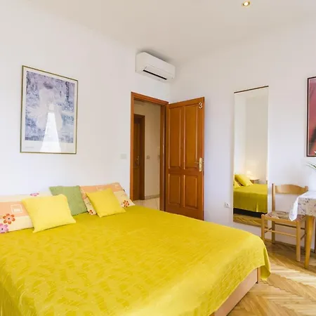 Lovrijenac 3*